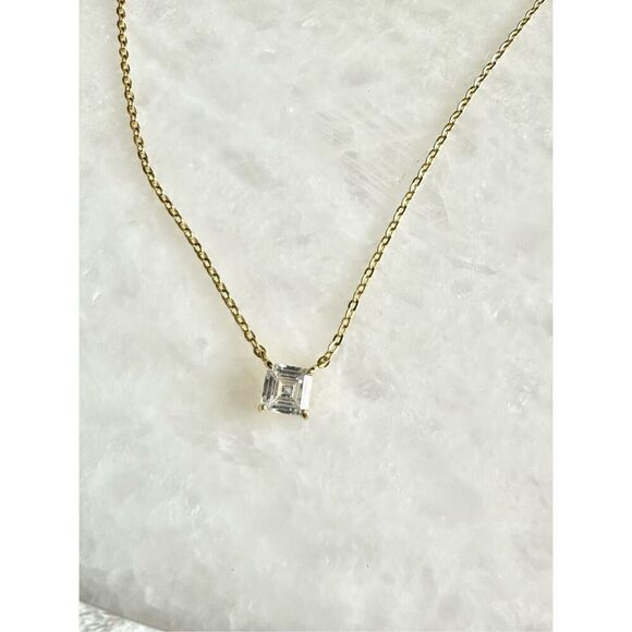Asscher cut cubic zirconia pendant necklace ￼